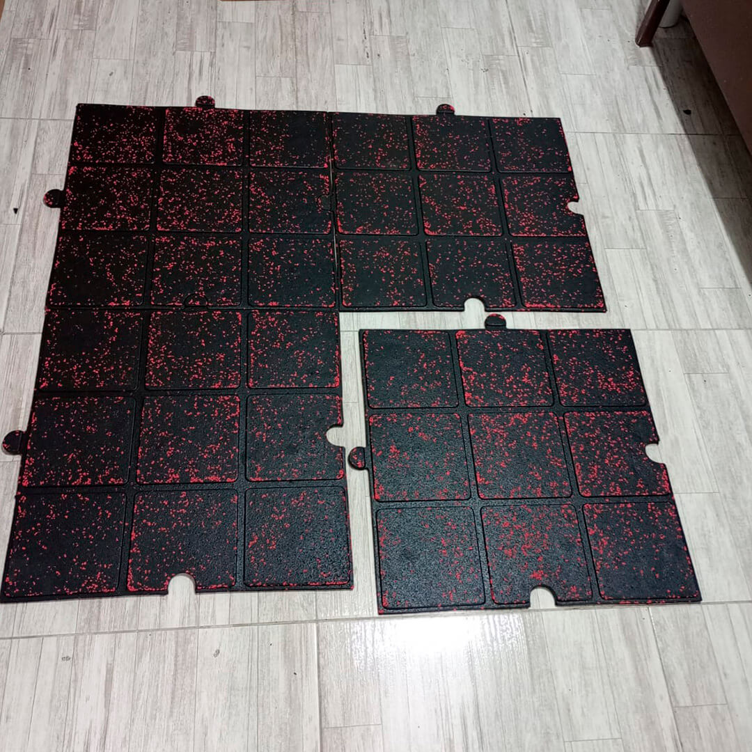 piso-en-caucho-con-chips-de-color-11