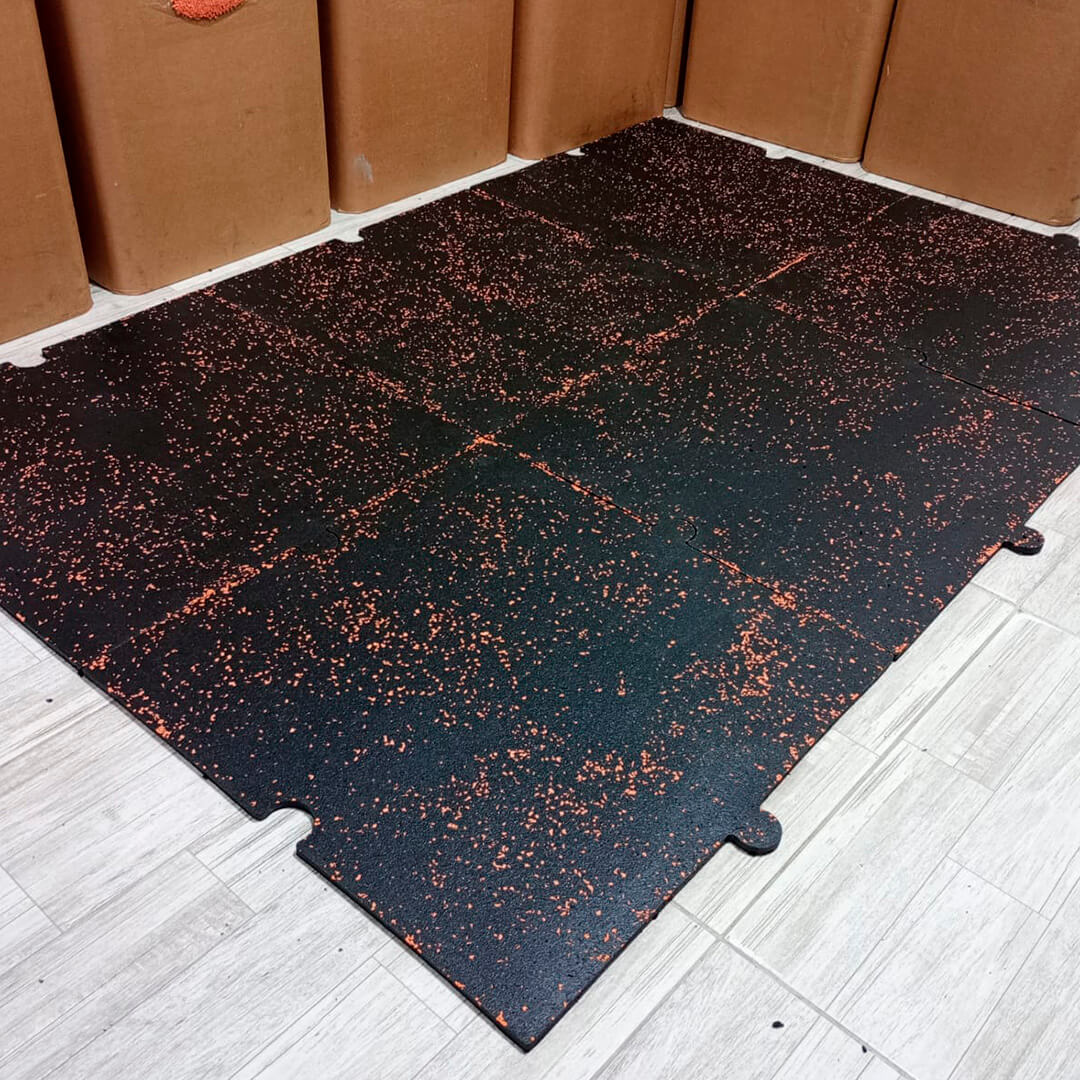 piso-en-caucho-con-chips-de-color-12