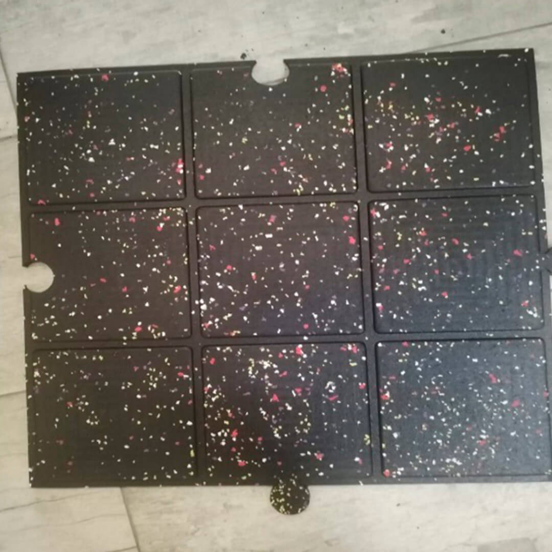 piso-en-caucho-con-chips-de-color-4